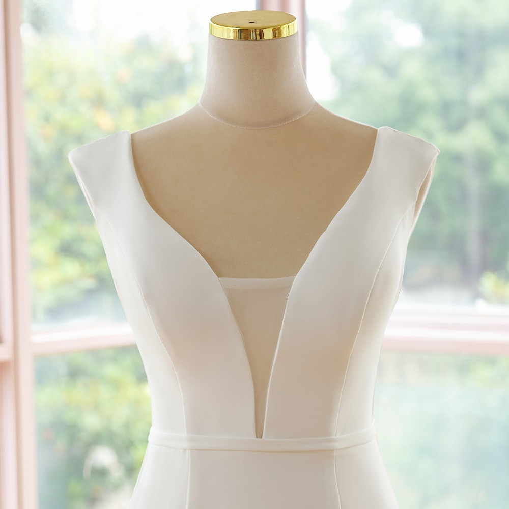 Poročna obleka (9) Elegantna satenasta poročna obleka Bella