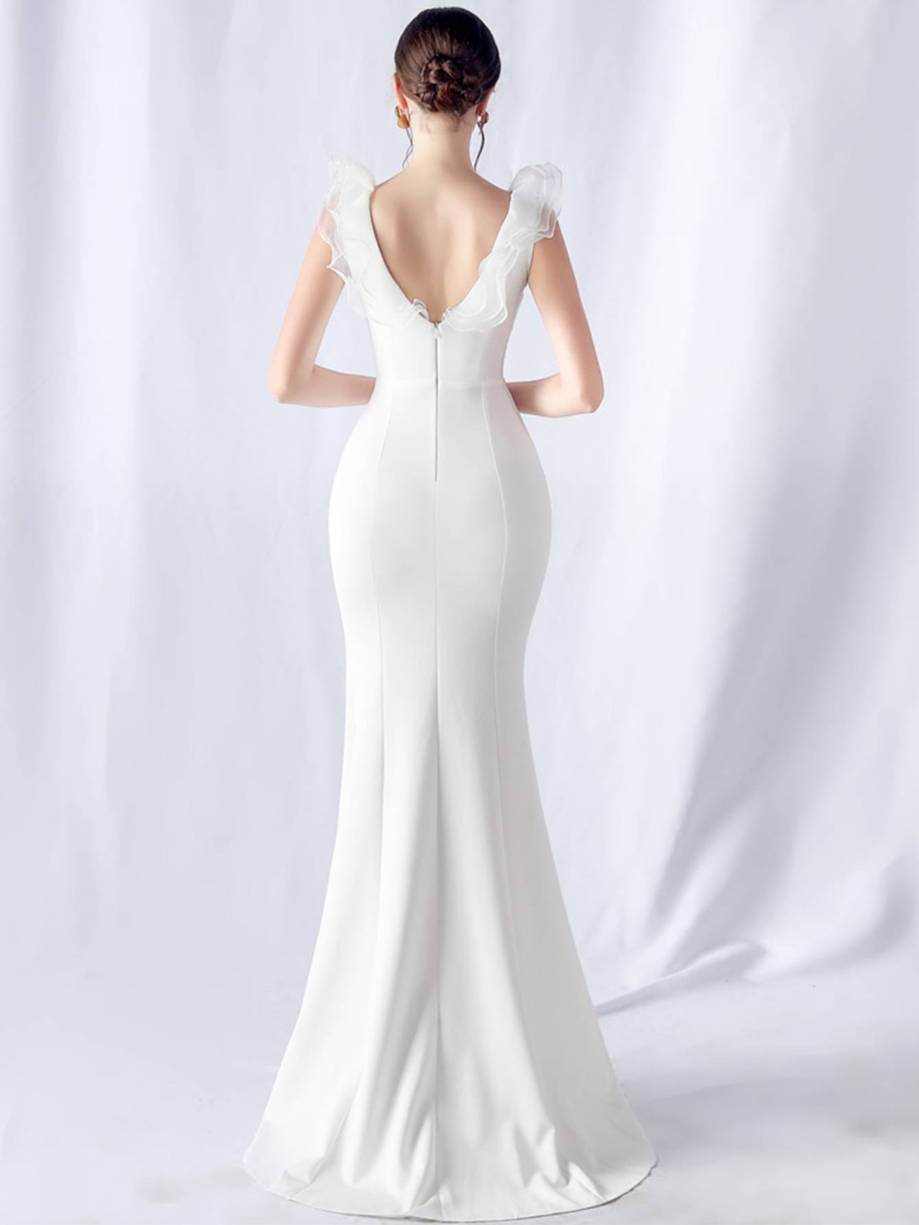 Elegantna bela obleka Maude (5) Elegantna bela obleka Maude